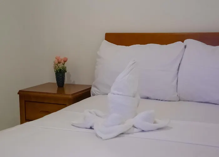 Arnold's Hotel Pooc